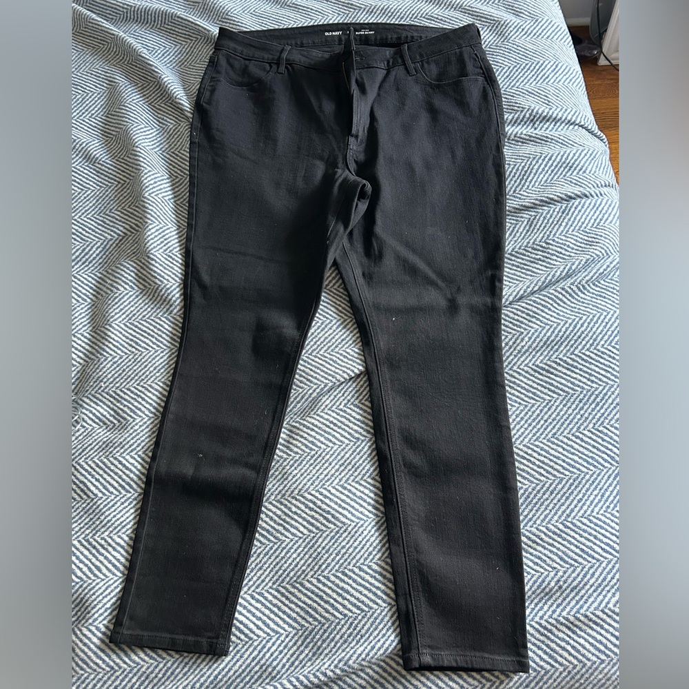 Old Navy Black High-Rise Super Skinny Jeans. Size 18. Never worn.